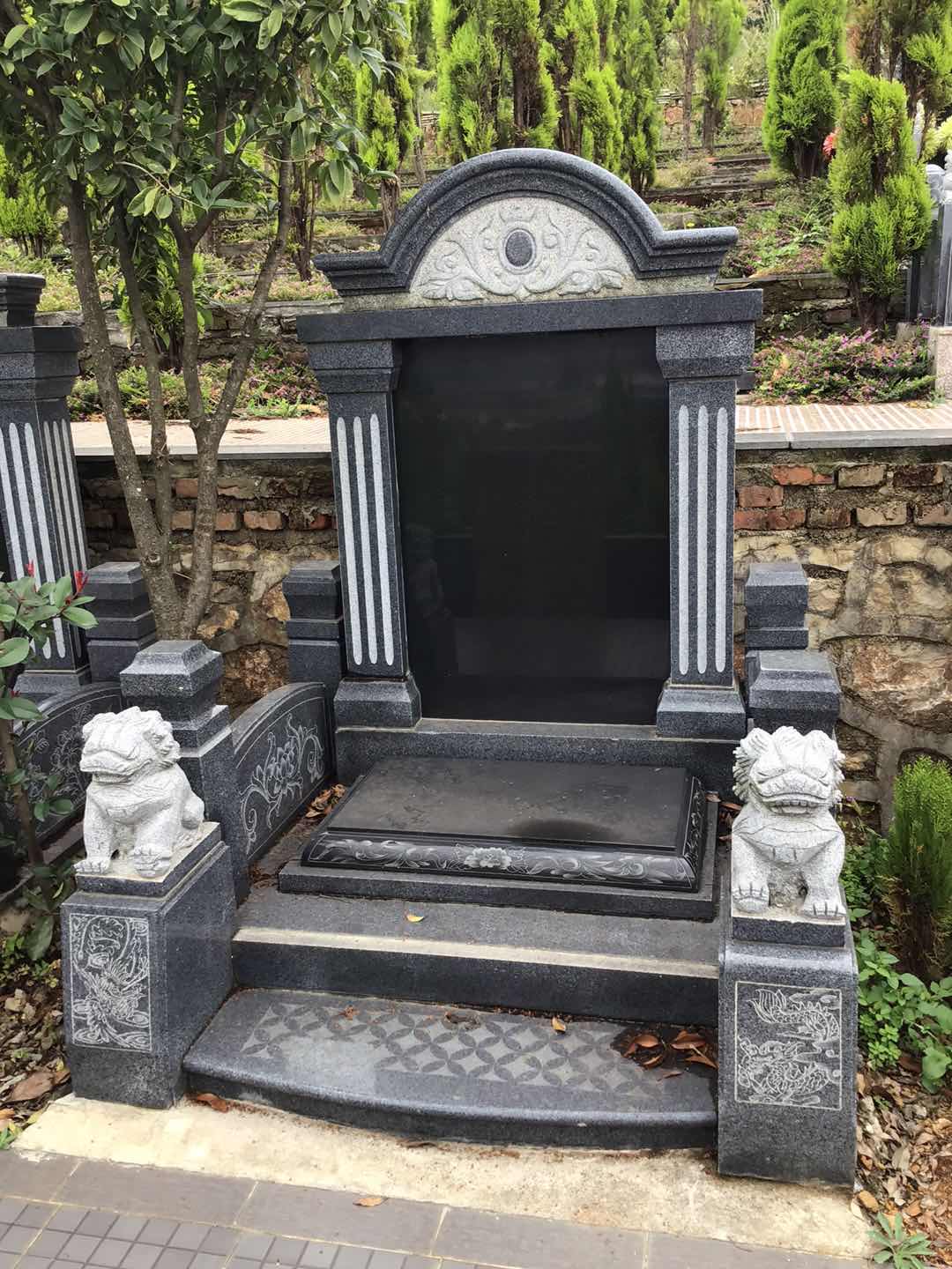 長(cháng)松園墓碑